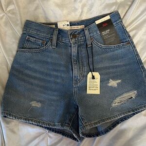 NWT Levi’s shorts